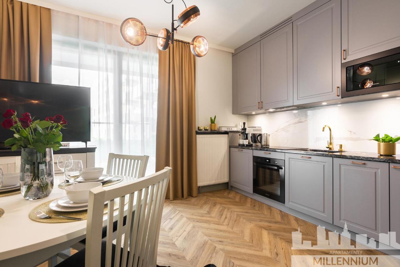 Millennium Port Gold Apartment Варшава Екстериор снимка